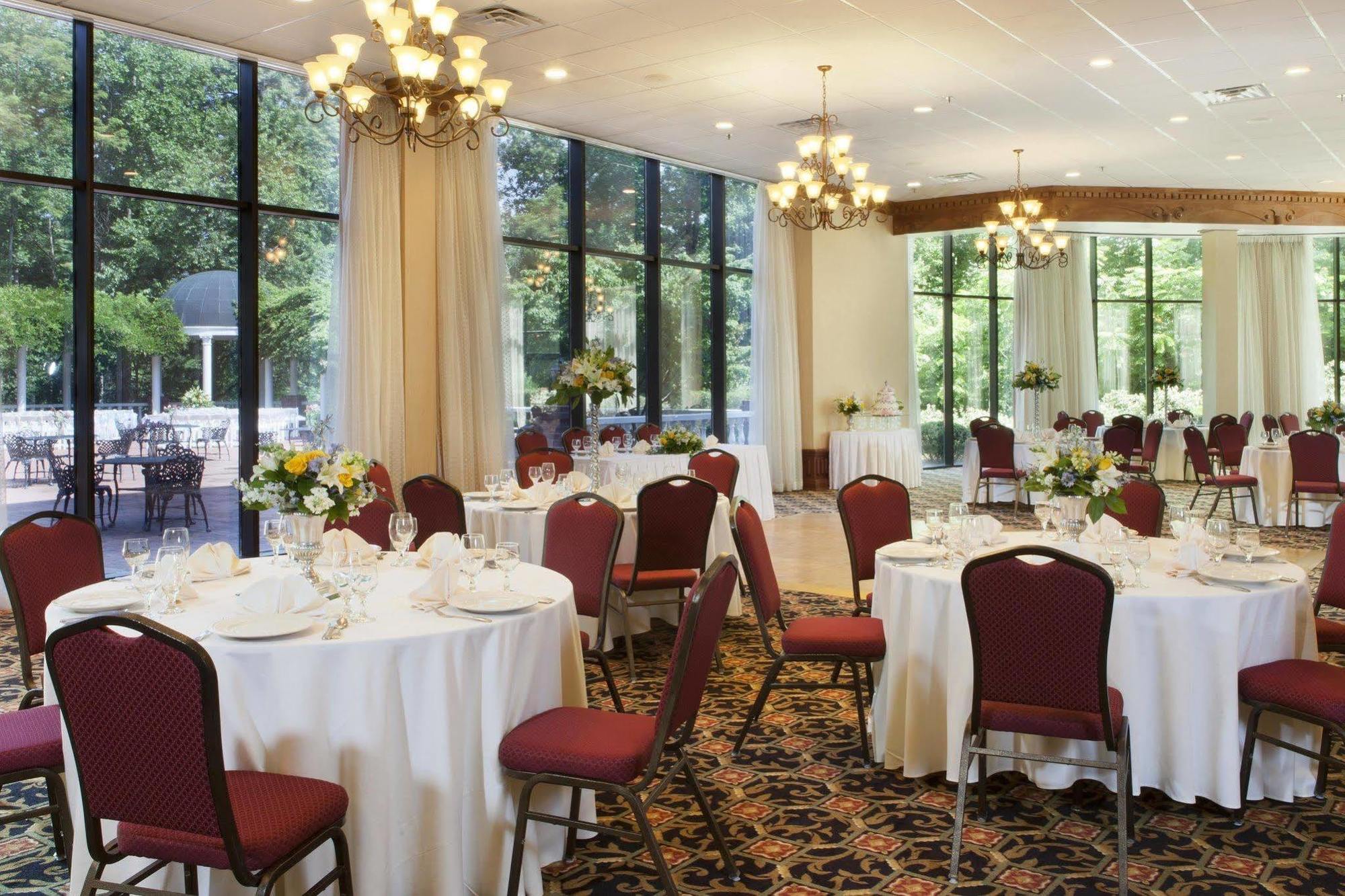 Doubletree By Hilton Charlottesville Esterno foto