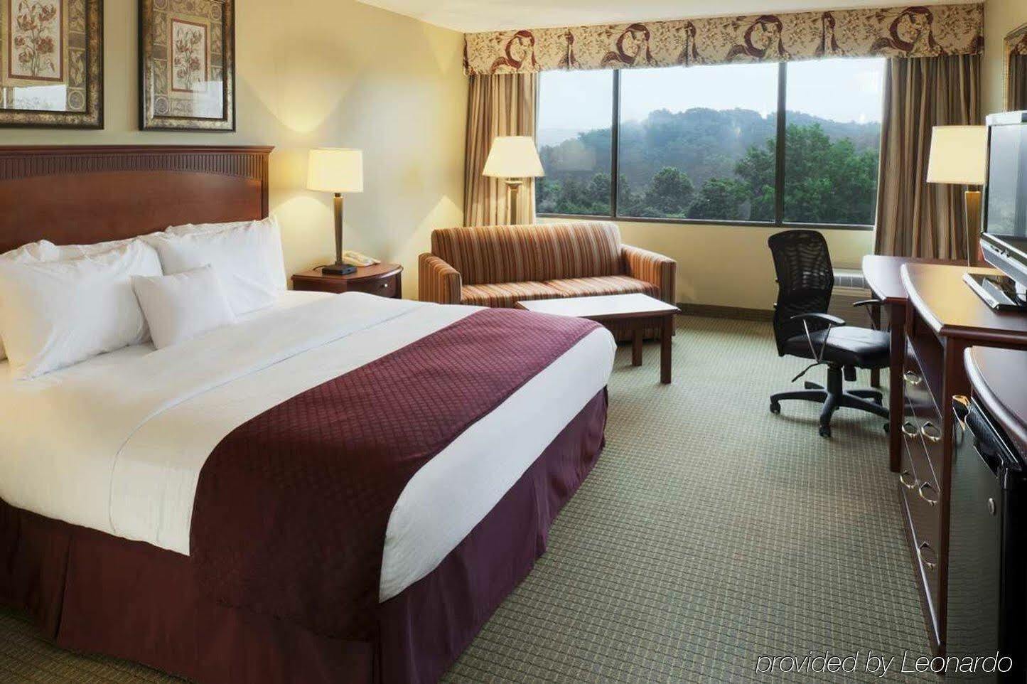 Doubletree By Hilton Charlottesville Esterno foto